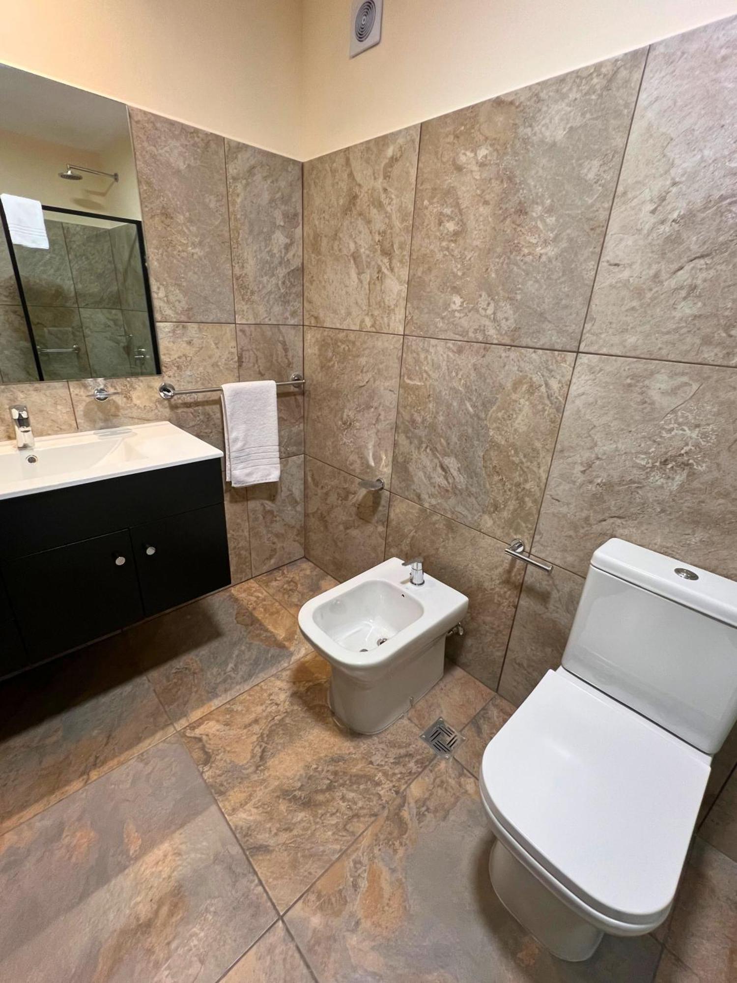 Huinid Pioneros Hotel San Carlos de Bariloche Habitación foto